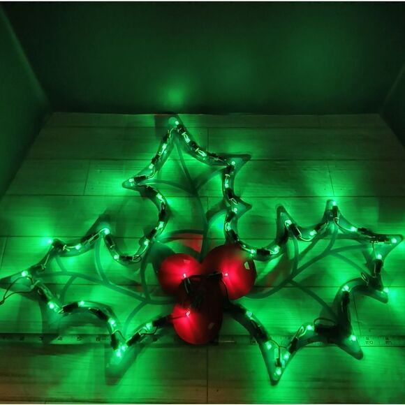 Vintage Impact Plastics Christmas Lighted Holly Leaves Decor 22½" Wide 16" Tall - Picture 6 of 10